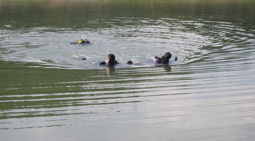 Baraj Gölüne Giren Genç Boğularak Hayatını Kaybetti