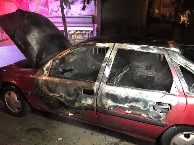 Kırıkkale Yaylacık Mahallesinde Park Halindeki Otomobil Yandı
