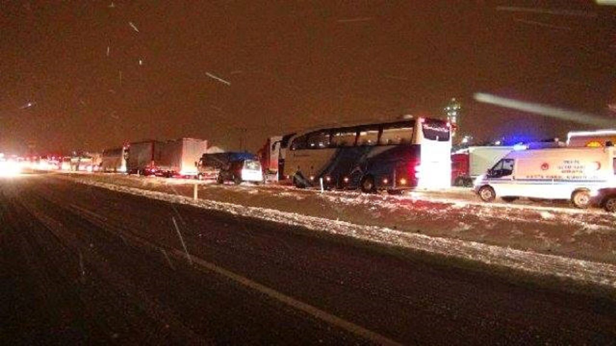 Kar Nedeniyle Ankara-Kırıkkale Yolu Ulaşıma Kapandı