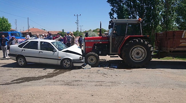 Balışeyh’te Traktör İle Otomobil Çarpıştı 4 Yaralı