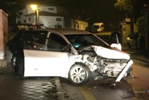Kırıkkale’de Çekiciye Çarpan Aracın Sürücüsü Ağır Yaralandı