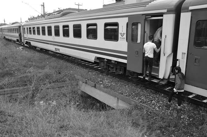 Çerikli’de Trenle Peron Arasında Kalan Vatandaş Hayatını Kaybetti