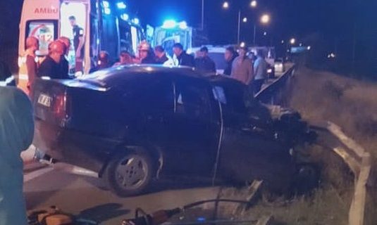 Kırıkkale’de Otomobil Bariyere Çarptı 2 Yaralı