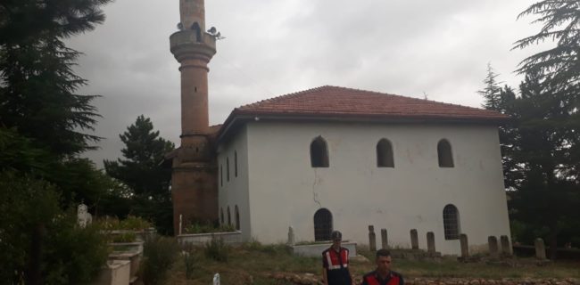 Kırıkkale’de Minareden Düşen İmam Ağır Yaralandı
