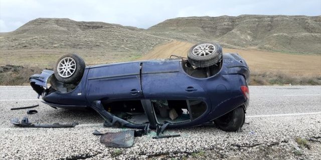 Kırıkkale’de Takla Atan Otomobilin Sürücüsü Yaralandı