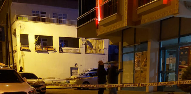Kırıkkale’de Balkondan Atlayan Kadın Ağır Yaralandı (Güncelleme)