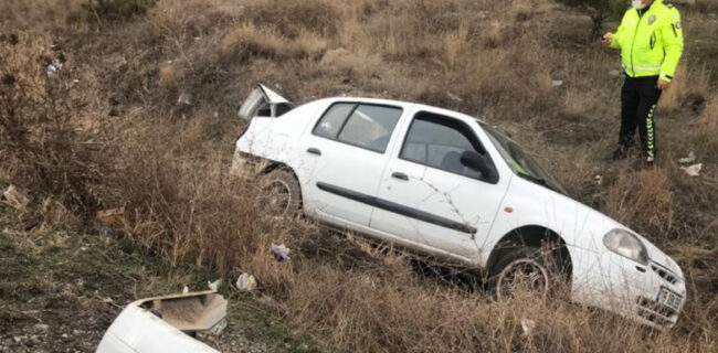 Kırıkkale’de Şarampole Düşen Otomobil’de 2 Kişi Yaralandı