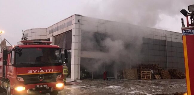 Kırıkkale’de Maske Fabrikasında Yangın