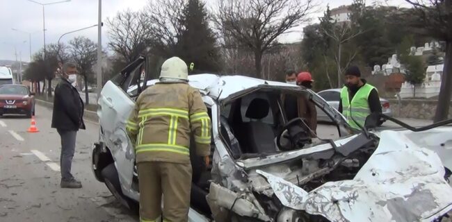 Kırıkkale’de Feci Kaza!!! Araçlar Parçalara Ayrıldı