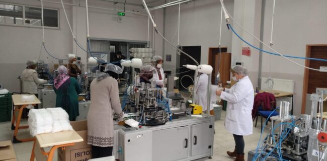 Bakan Selçuk, “Kırıkkale’de 183 milyon cerrahi maske üretildi”