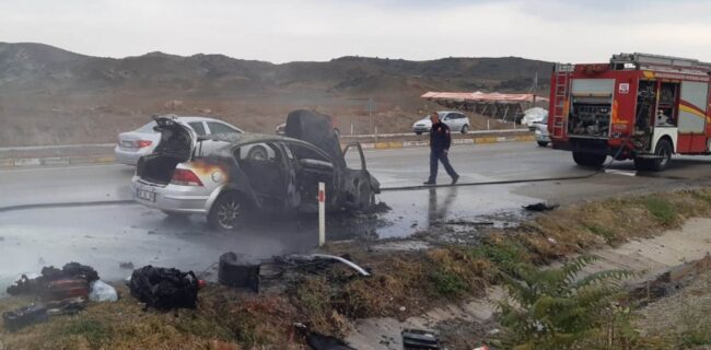 Kırıkkale’de Seyir Halindeki Otomobil Yandı