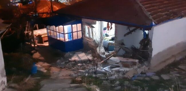 Kırıkkale’de Bir Evde Tüp Patlaması Sonucu Baba ve Oğul Yaralandı