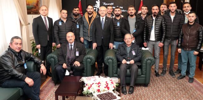 Önal Yeni Üyeler İle Kılıçdaroğlu’nu Ziyaret Etti