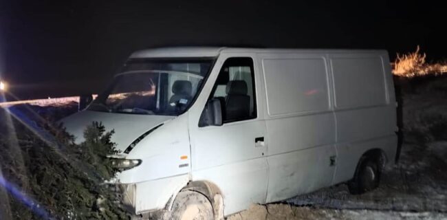 Karşı Şeride Geçen Minibüs Tarlaya Girdi 1 Yaralı