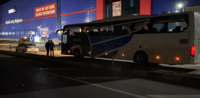 Kırıkkale’de Otobüs İle Otomobil Çarpıştı 5 Çocuk Yaralı