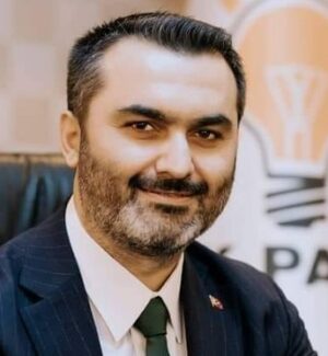 Mustafa Kaplan’dan Sahte Sosyal Medya Hesabı Uyarısı