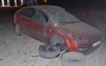 Kırıkkale’de devrilen otomobildeki 3 kişi yaralandı