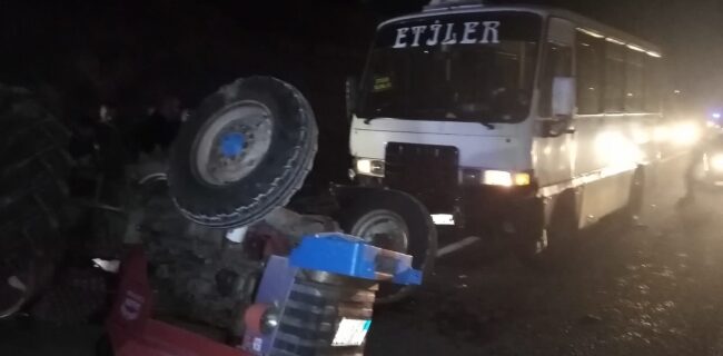 Kırıkkale’de minibüs ile traktör çarpıştı 2 yaralı