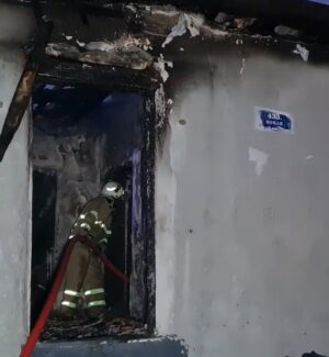 Müstakil evde yangın 4 kişi hastaneye kaldırıldı