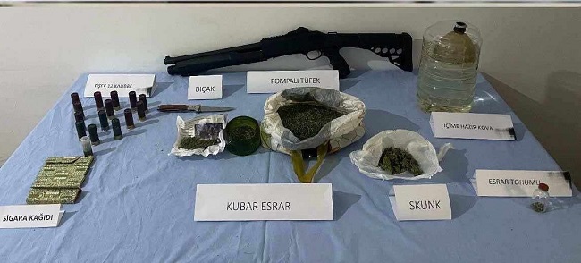 Kırıkkale’de Durdurulan Tırda Uyuşturucu ve Ruhsatsız Tüfek Ele Geçirildi