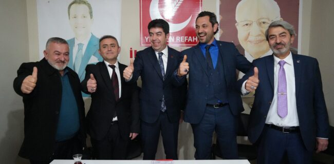 Ak Partili Rekortmen Başkan Turgut Özdem Yeniden Refah Partisine Geçti