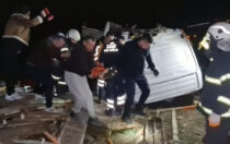Kırıkkale’de tır köprüden uçtu 3 yaralı
